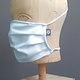 Mondkapje katoen geplooid ijsblauw/ zacht grijs met neusbrug