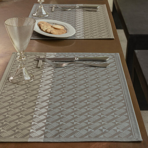 Le Jacquard Français Veine Graphique grey placemat en loper