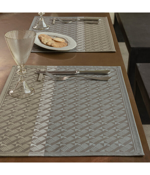 Le Jacquard Français Veine Graphique grey placemat en loper