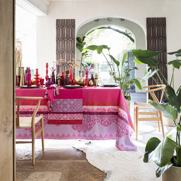 gecoat tafellinnen Mumbai pink
