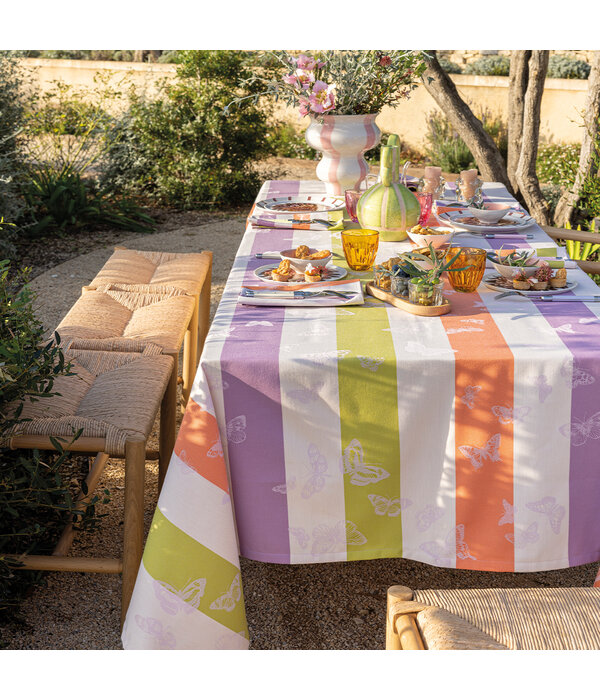 Le Jacquard Français gecoat tafellinnen Bal des papillons purple, 100% katoen