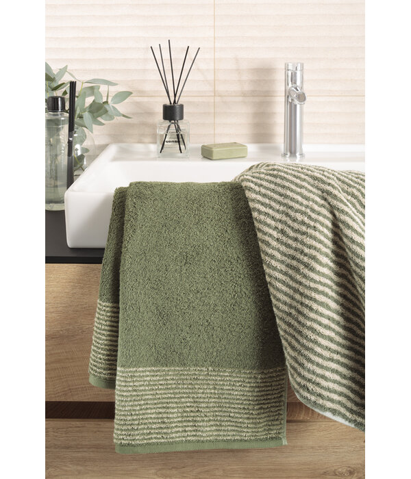 Cawö groen gestreepte handdoekenlijn Two-Tone 480, field (34)