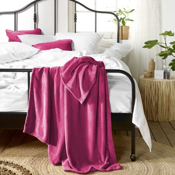 fleece plaid cerise Snuggly