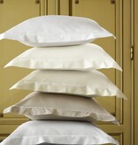 De Witte Lietaer witte kussenslopen met volants, Bumblebee white