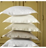 De Witte Lietaer taupe kussenslopen met volants, Bumblebee vison taupe