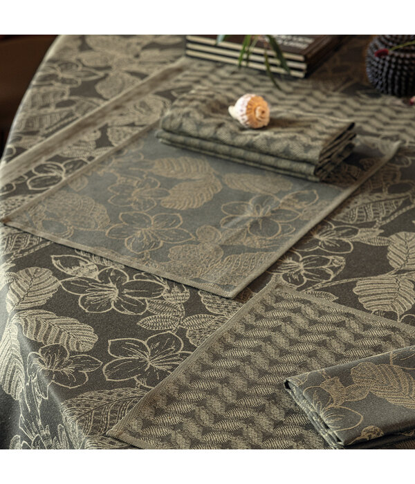 Le Jacquard Français tafellinnen Sulawesi green