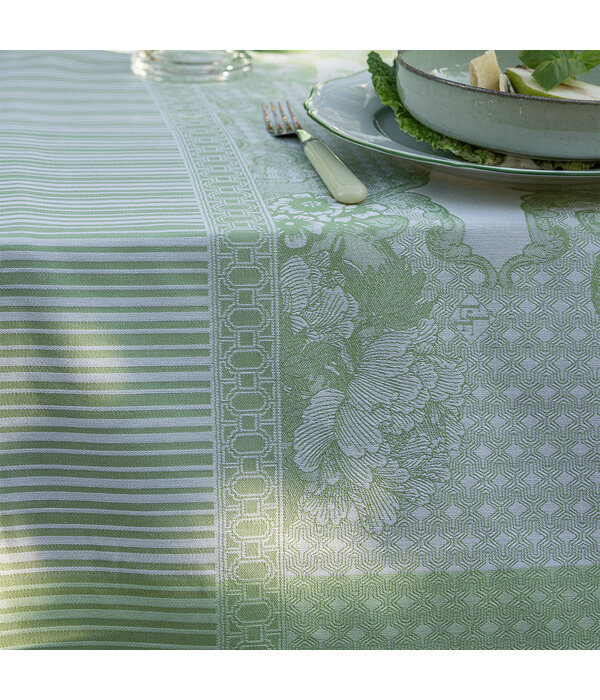 Le Jacquard Français tafellinnen Promenade Impériale green