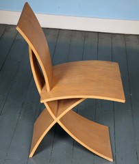 Gesigneerde prototype design stoel ontworpen door Samuel