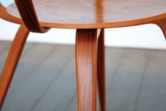 Pretzel Chair with armrests by George Nelson