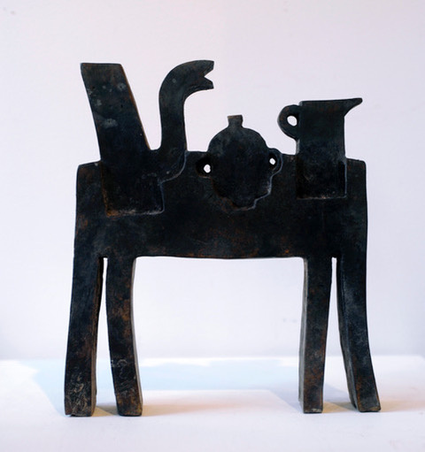 KLAAS GUBBELS | TAFEL MET KETEL, SUIKERPOT EN KANNETJE, 2025