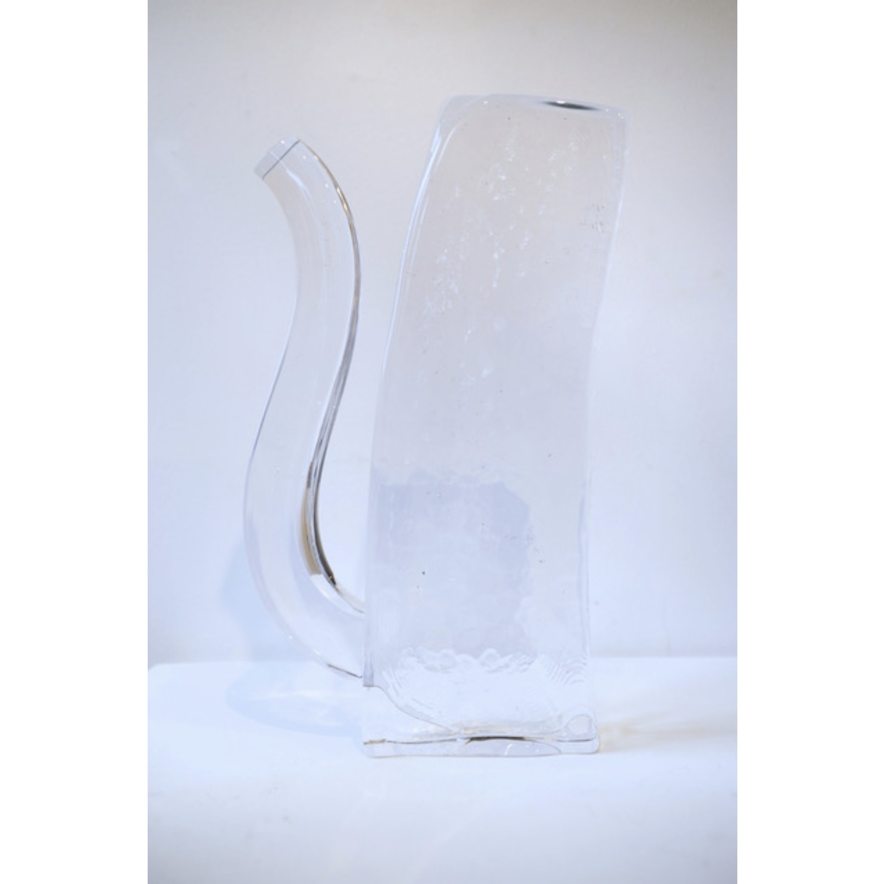 KLAAS GUBBELS | VAAS TRANSPARANT, 2025