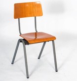 James W.Leonard, Stapelstoelen (set van 4)