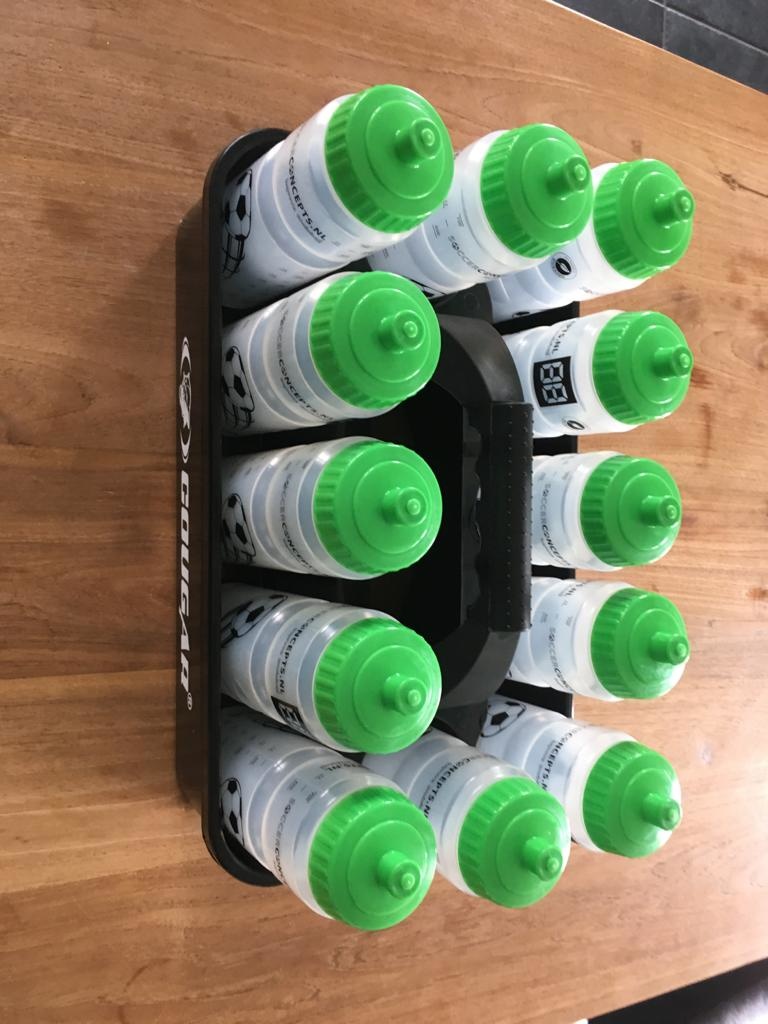 Caisse à bouteilles d'eau avec 12 bouteilles d'eau