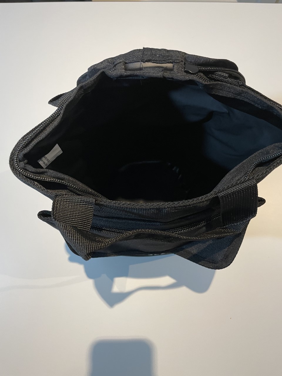 Poche à eau de luxe à double paroi verrouillable avec compartiments supplémentaires