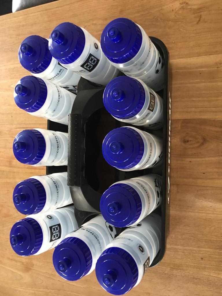 Caisse à bouteilles d'eau avec 12 bouteilles d'eau