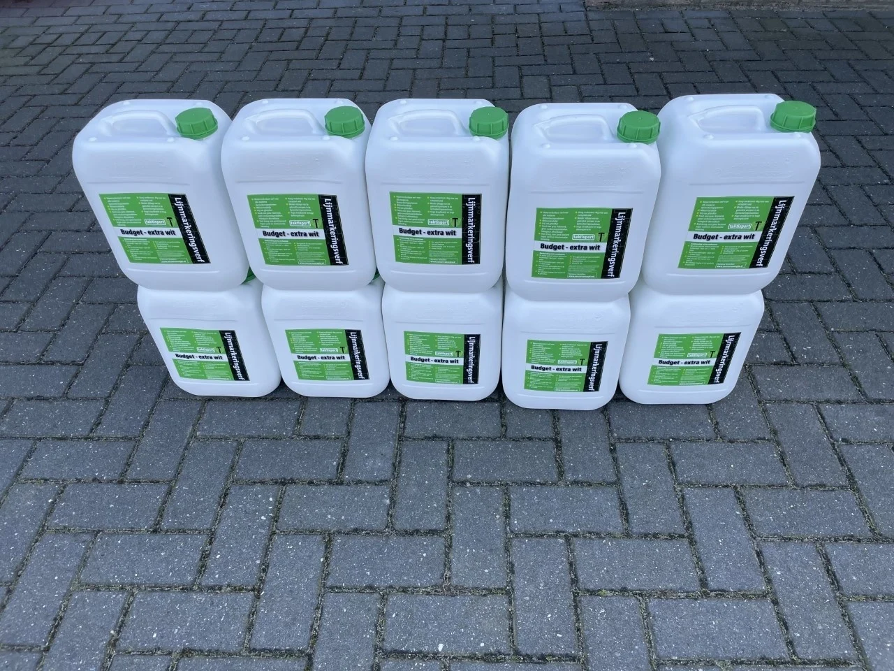 ExtraWhite : Offre peinture de traçage : 10 bidons pour 395 €