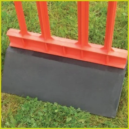 Verzwaarde voet voor vrije trap pop op kunstgras