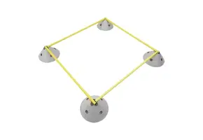 Jeu de haies avec 10 piquets entre 2 chapeaux haut de forme 10x2.