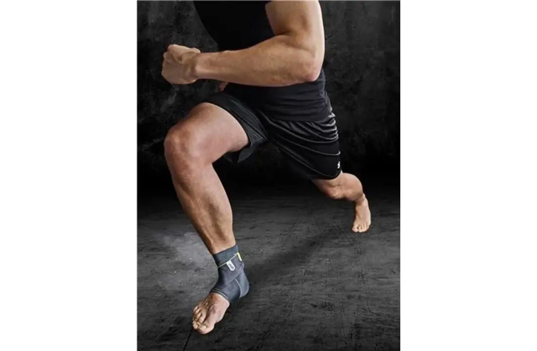 Enkelbrace 8