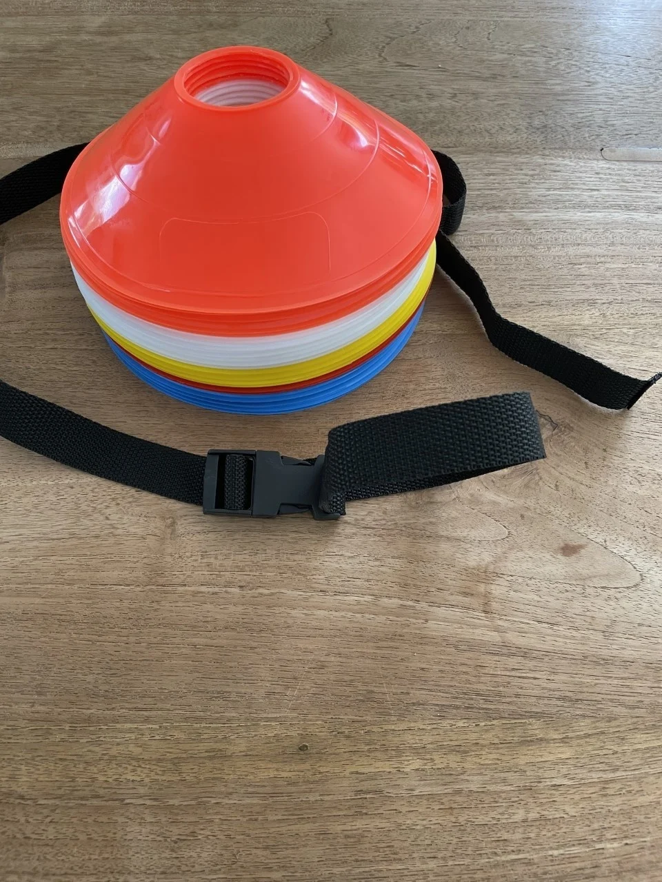 Chapeaux d'entraînement 25 pièces avec sangle réglable