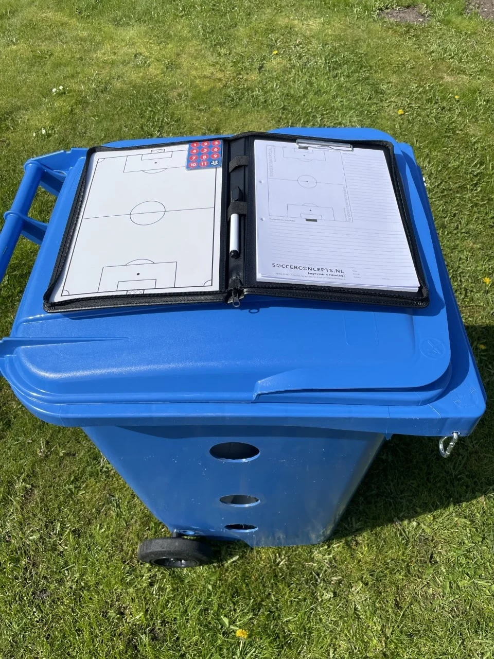 Baril à balles pour 20 ballons de football et matériaux