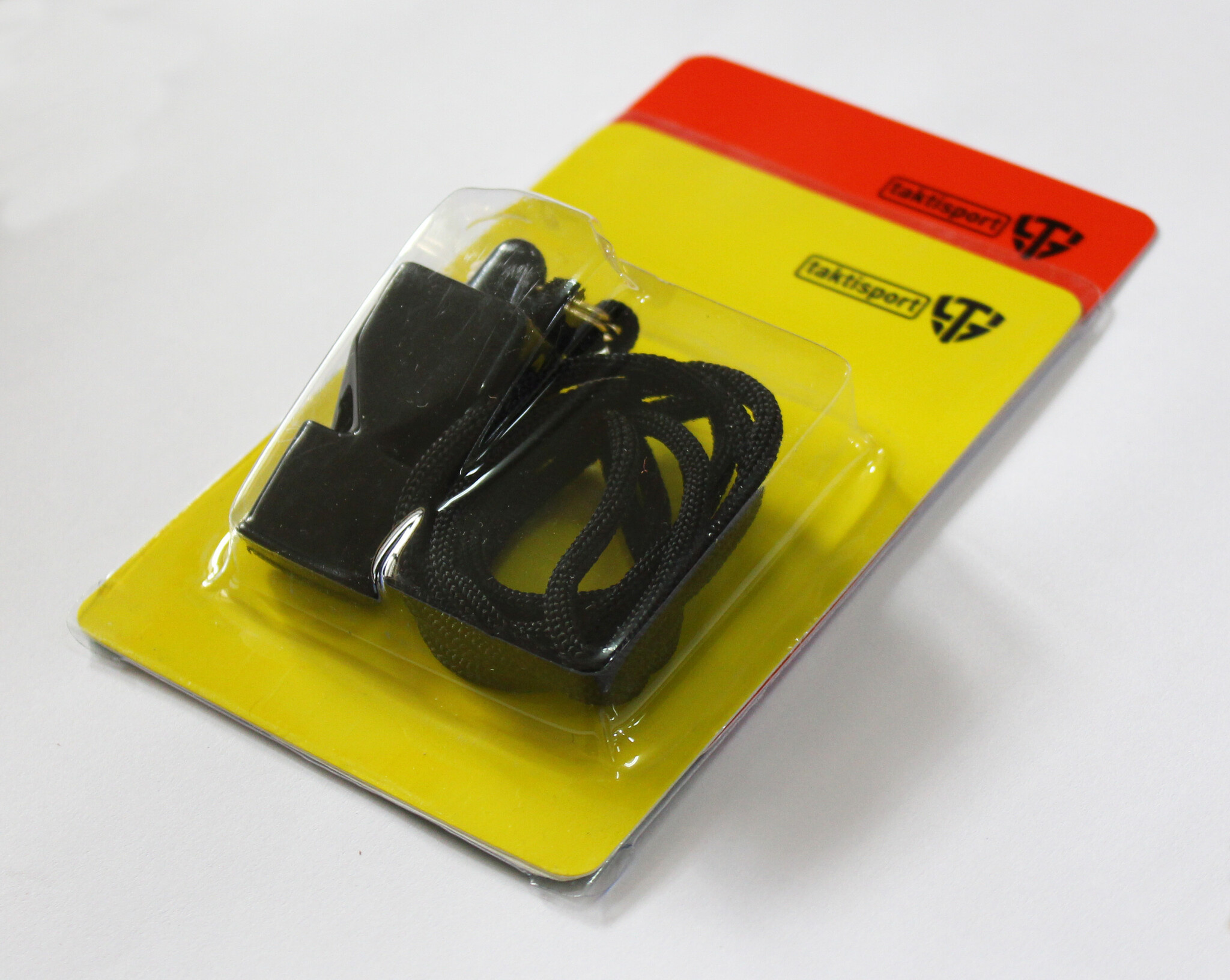 Set d'arbitre : sifflet avec ficelle, carton rouge, carton jaune