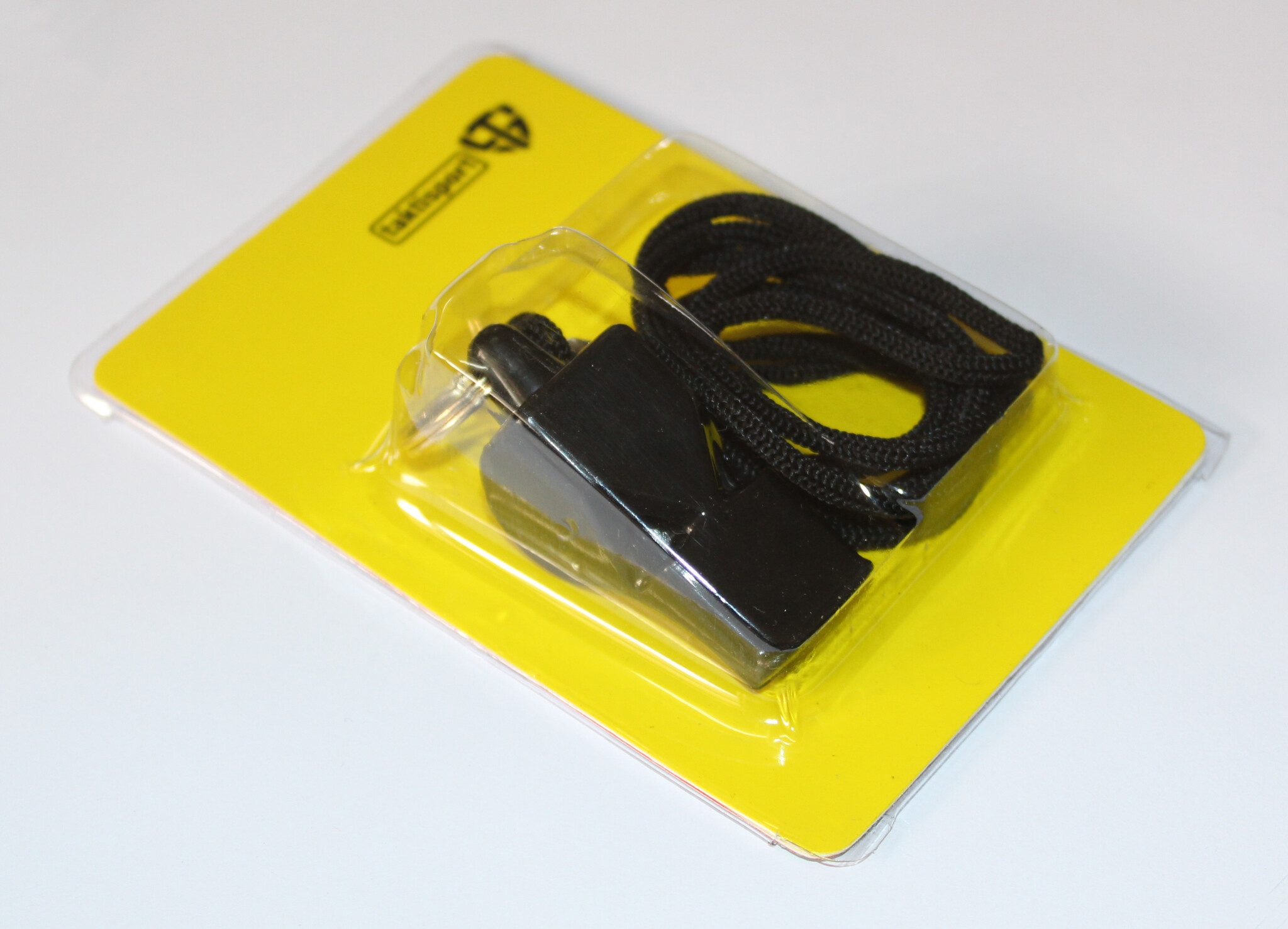 Set d'arbitre : sifflet avec ficelle, carton rouge, carton jaune