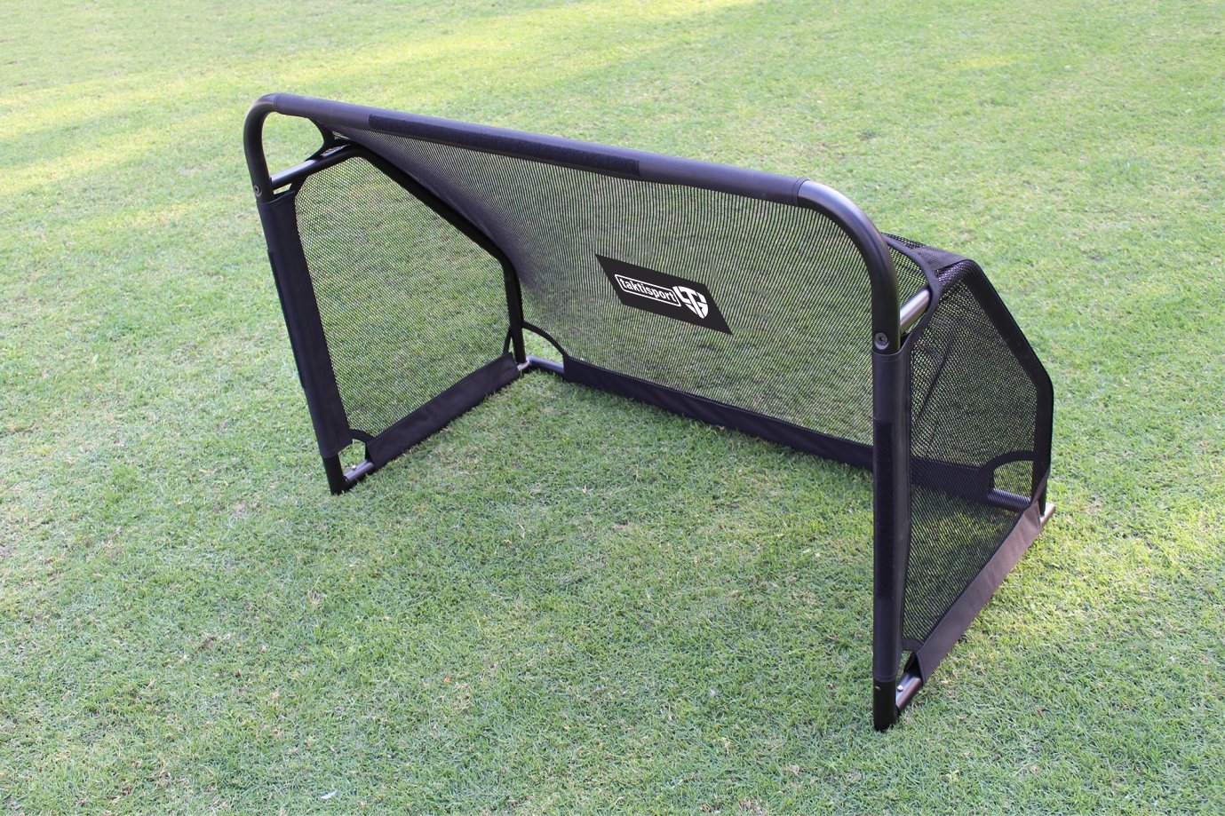 Tuingoal 120cm x 80 cm inclusief doelwand met 2 gaten