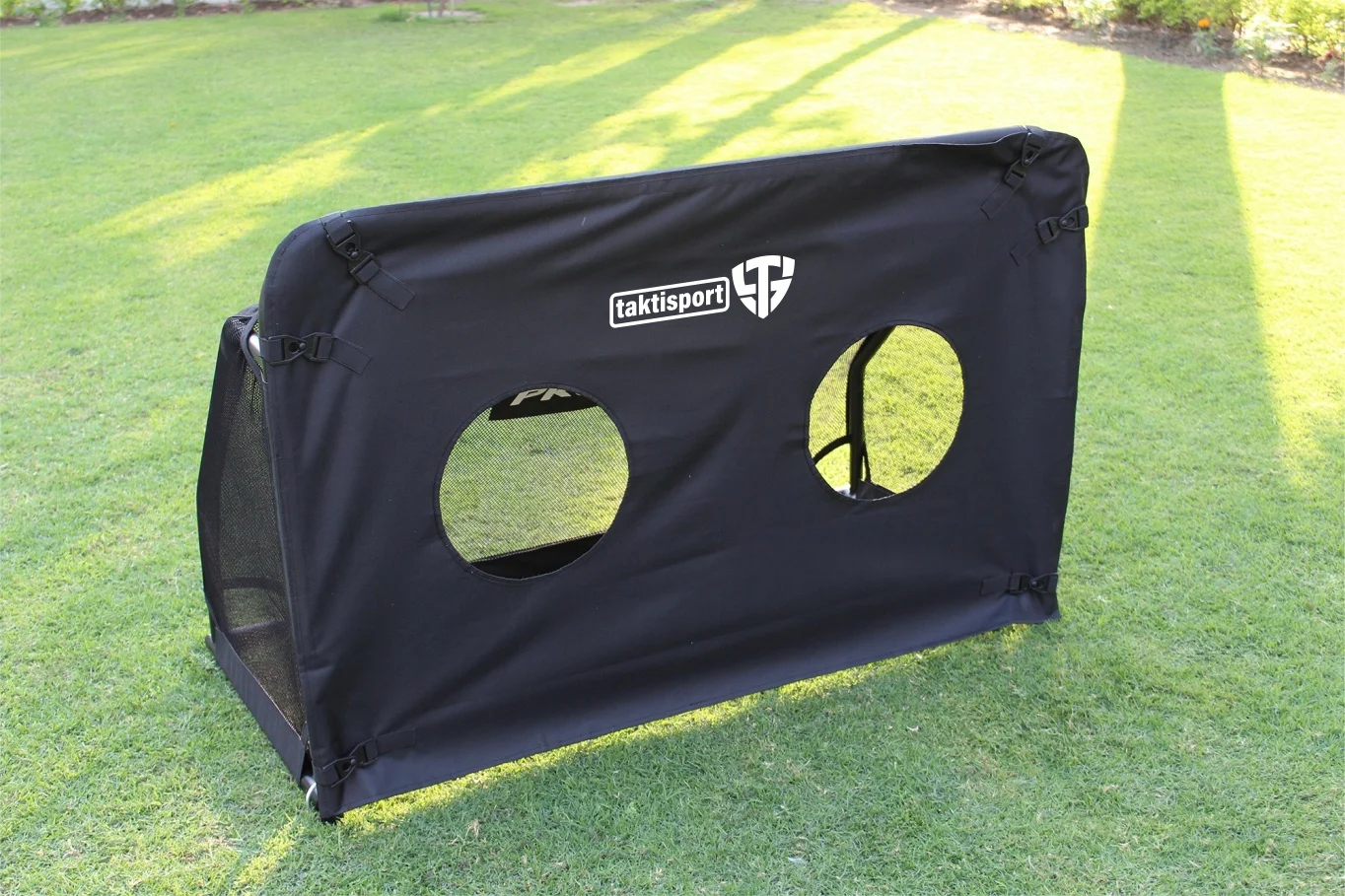 Tuingoal 120cm x 80 cm inclusief doelwand met 2 gaten