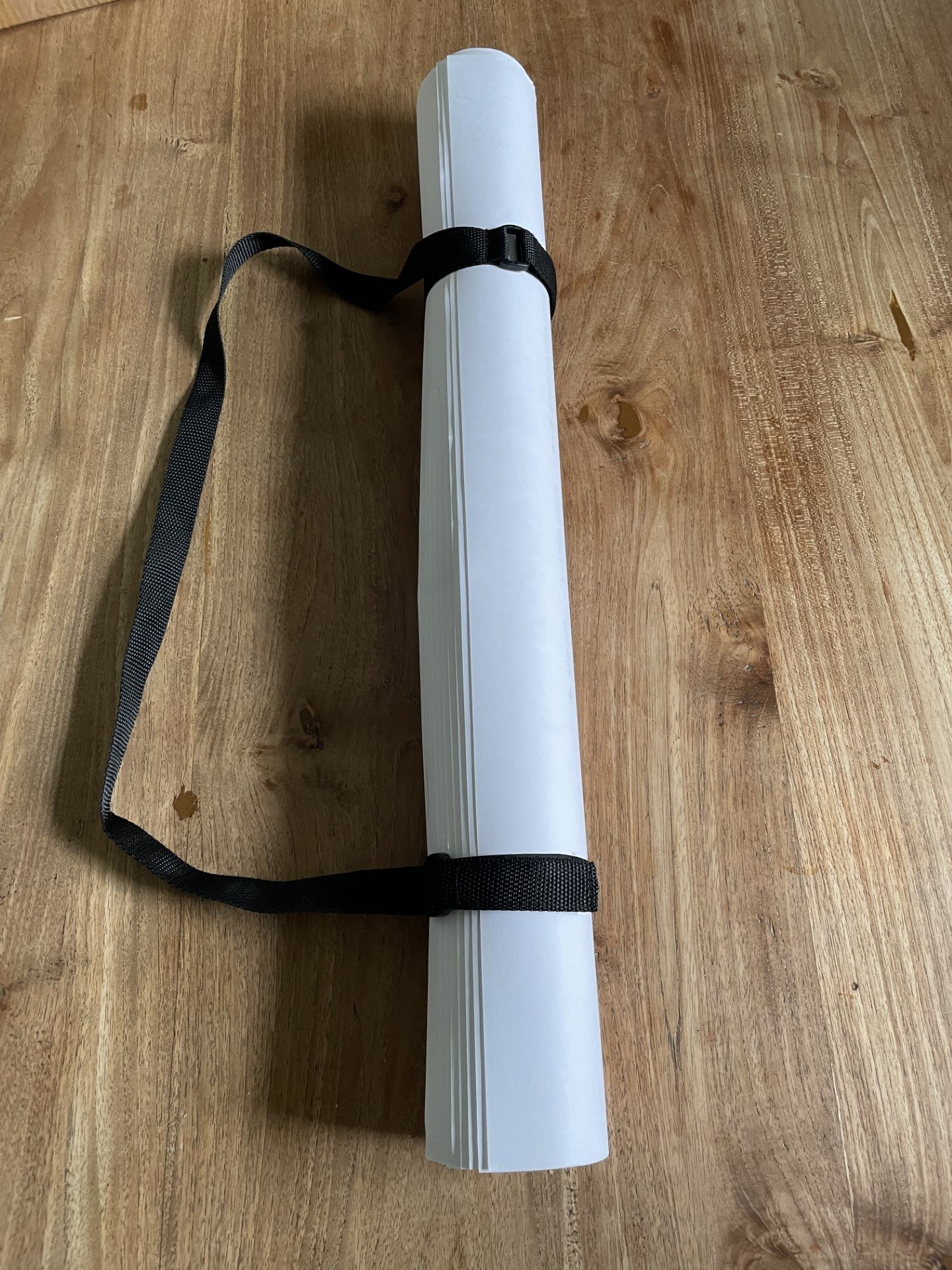 Flipchart vellen 70cm x 100 cm. Flip over vellen met  perforatiegaten.