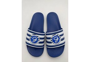 Chaussons de football avec logo du club