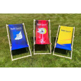 Chaise longue avec imprimé publicitaire