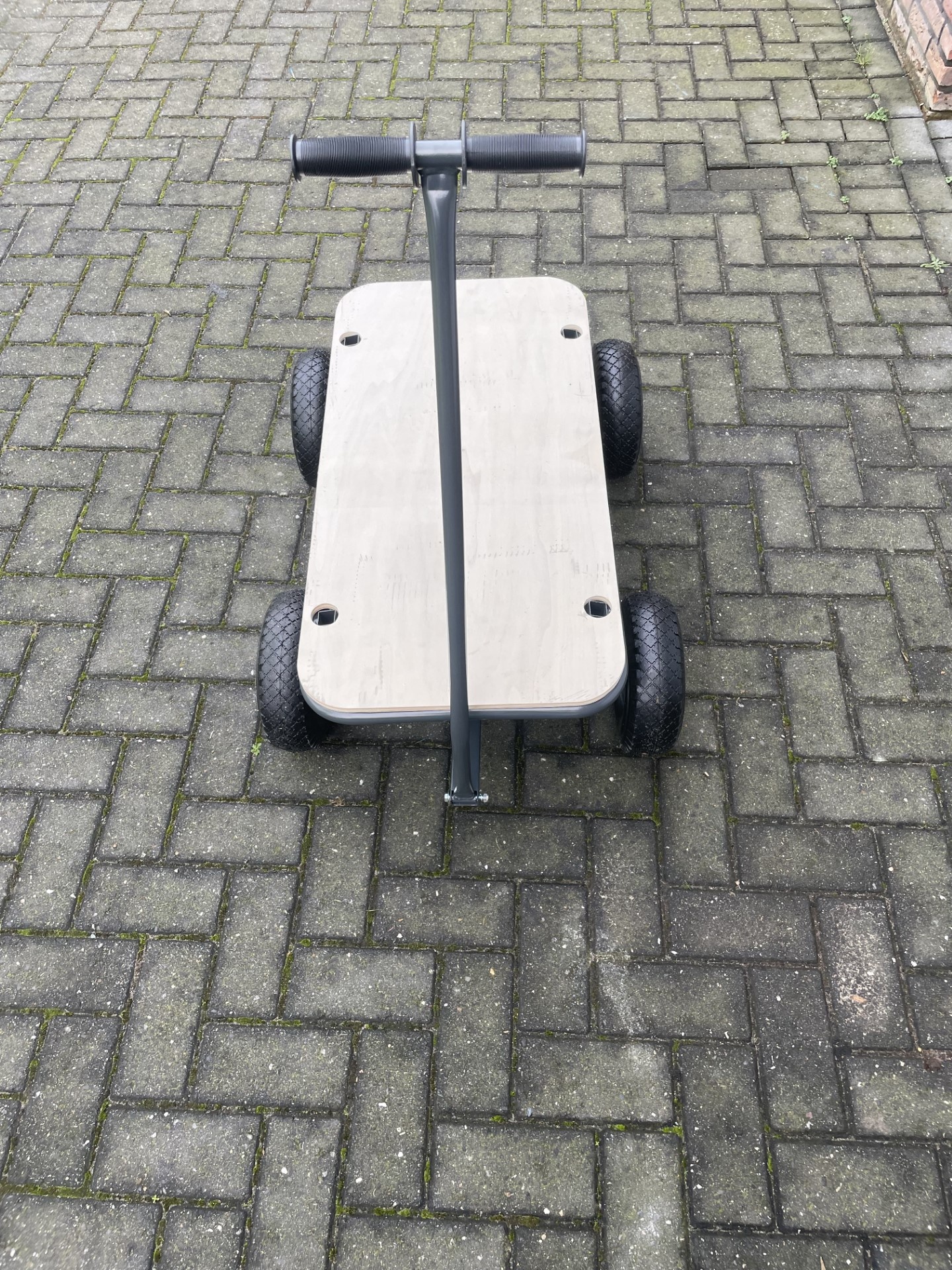 Wagen voor transport van vrije trap poppen, dummy's en luchtpoppen