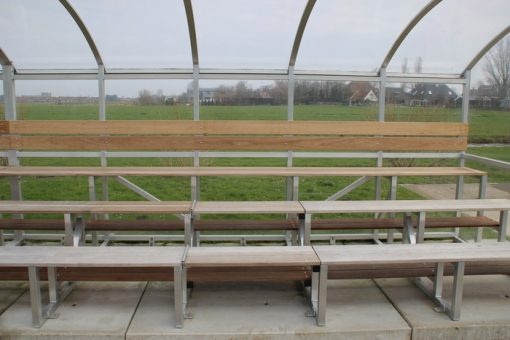 Tribune overdekt voor 30 personen