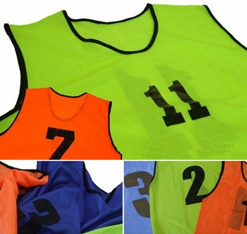 Gilets d'entraînement lot de 12 pièces, numérotés en 7 couleurs et 3 tailles