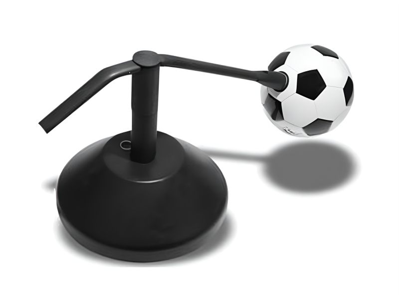 Retourneur de football avec bras pivotant