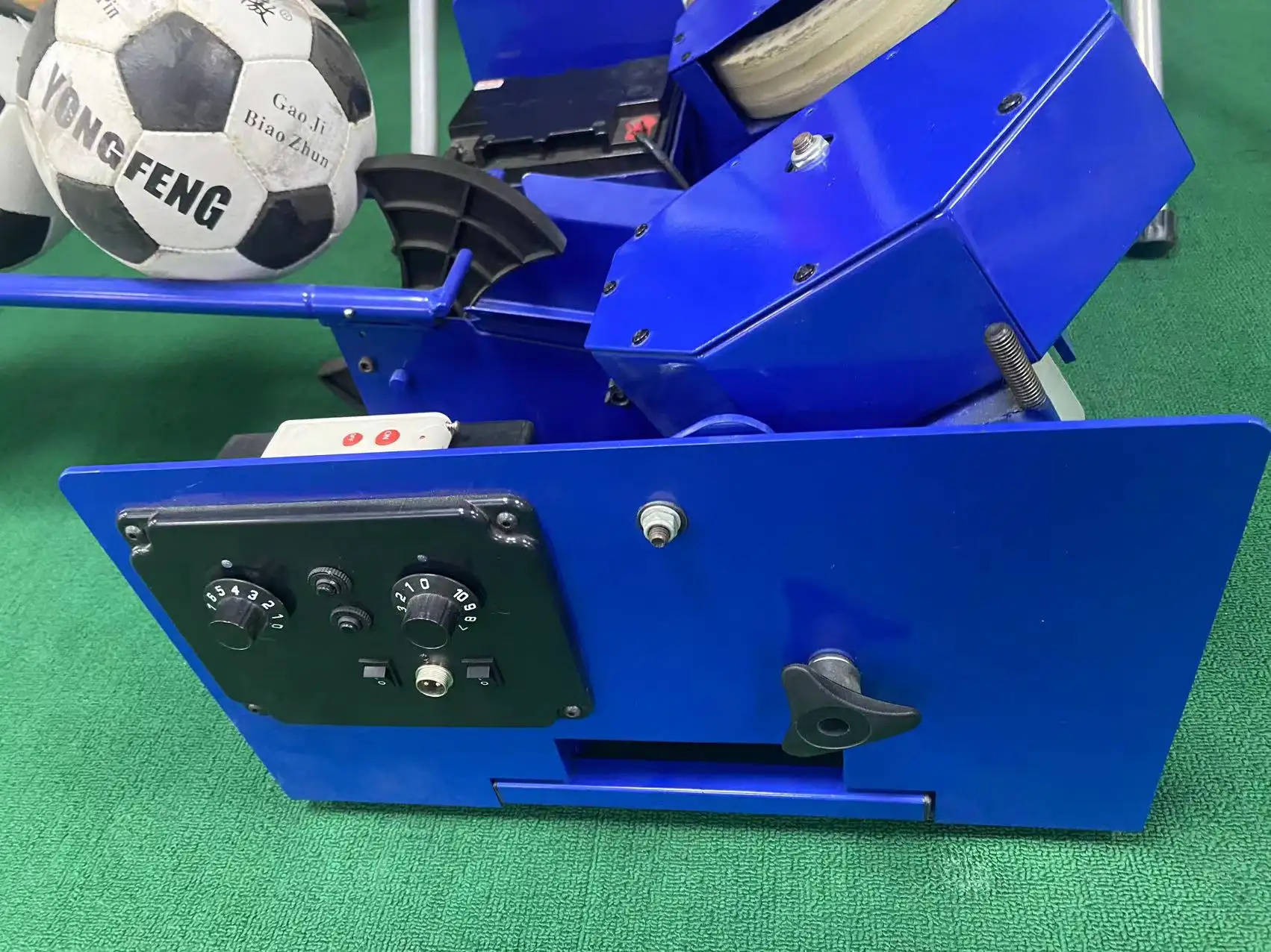 Bal schietmachine  met feeder voor 9 ballen