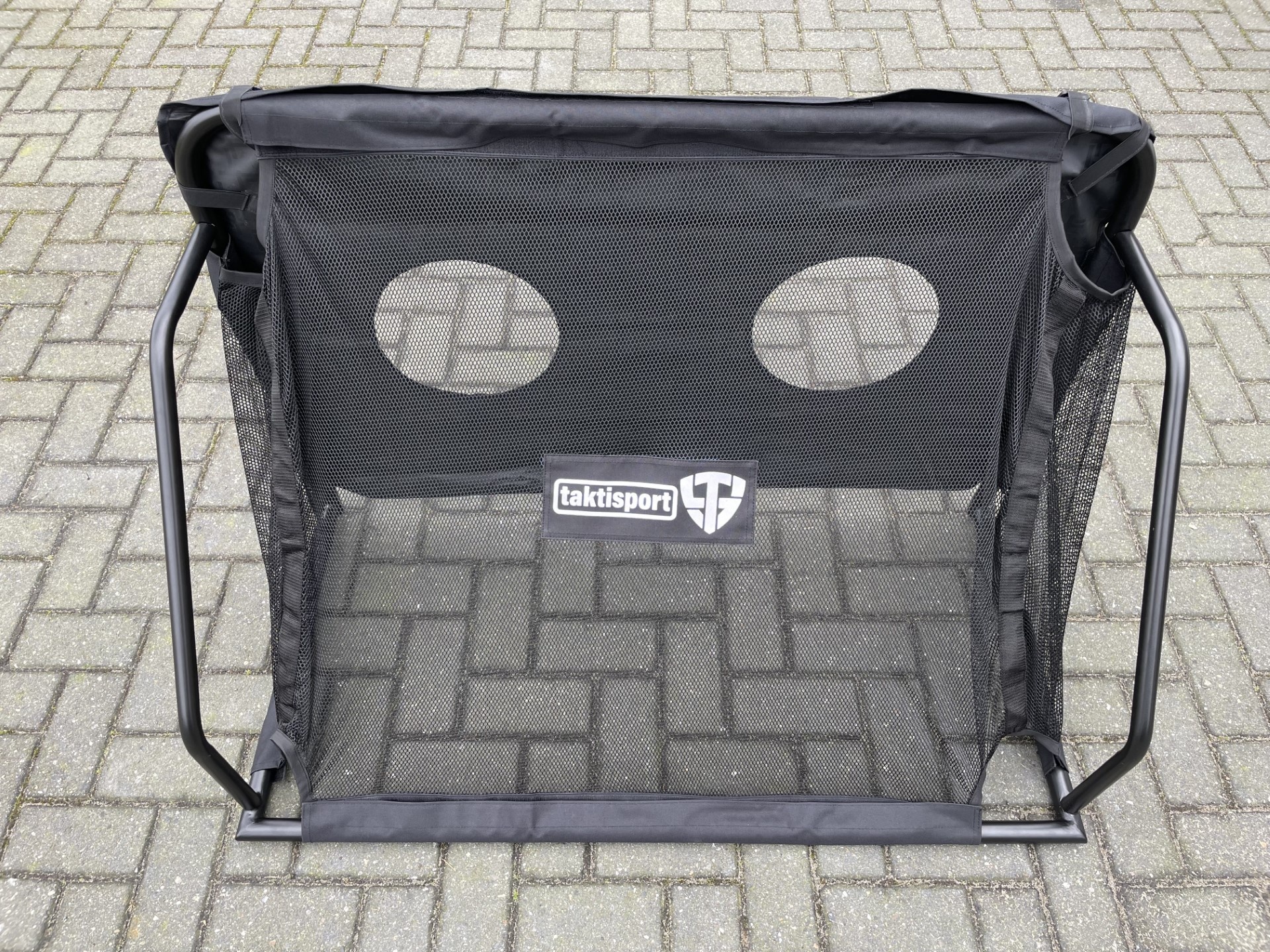 Tuingoal 120cm x 80 cm inclusief doelwand met 2 gaten