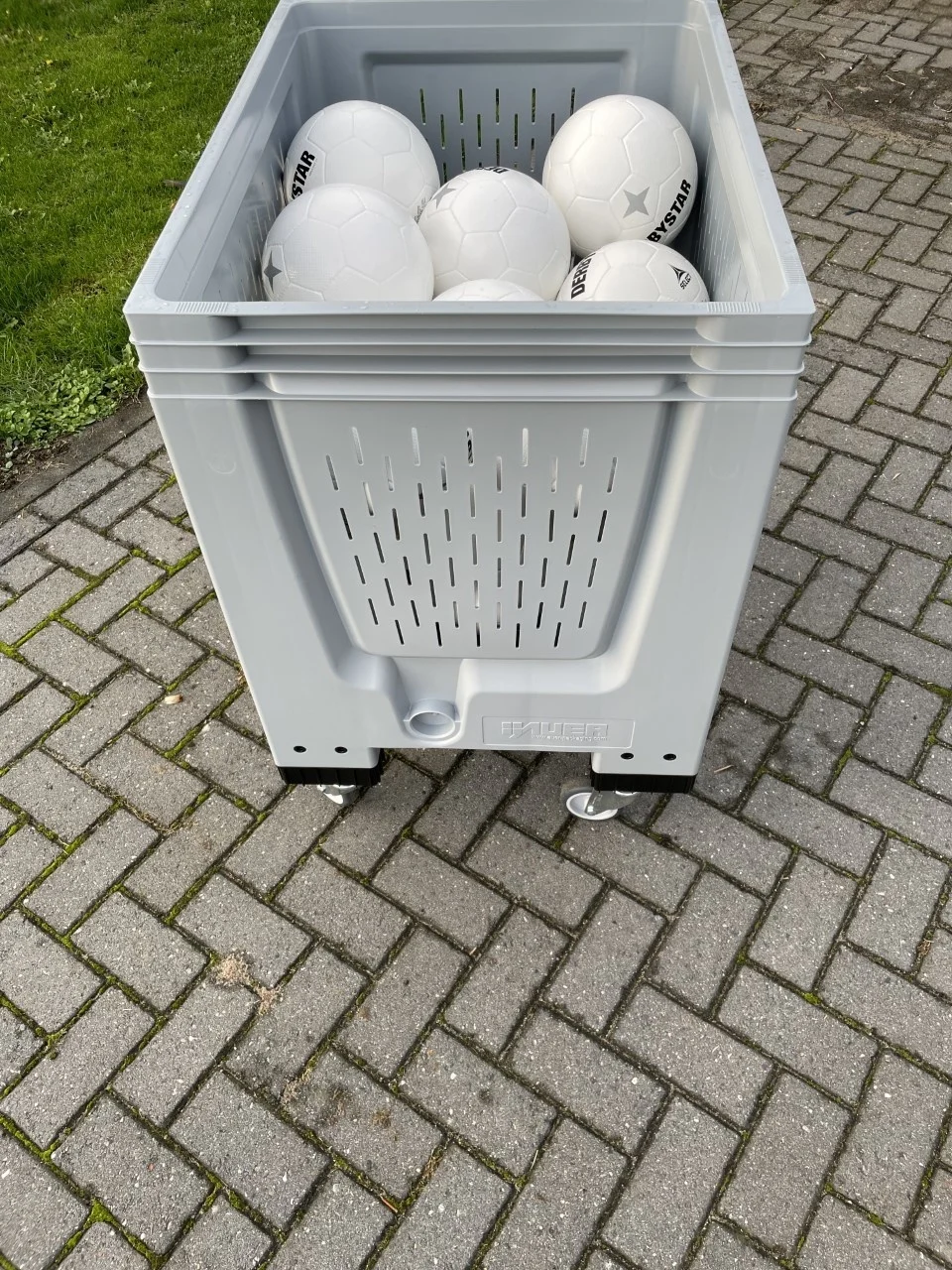 Materiaalwagen en ballenkar met zwenkwielen