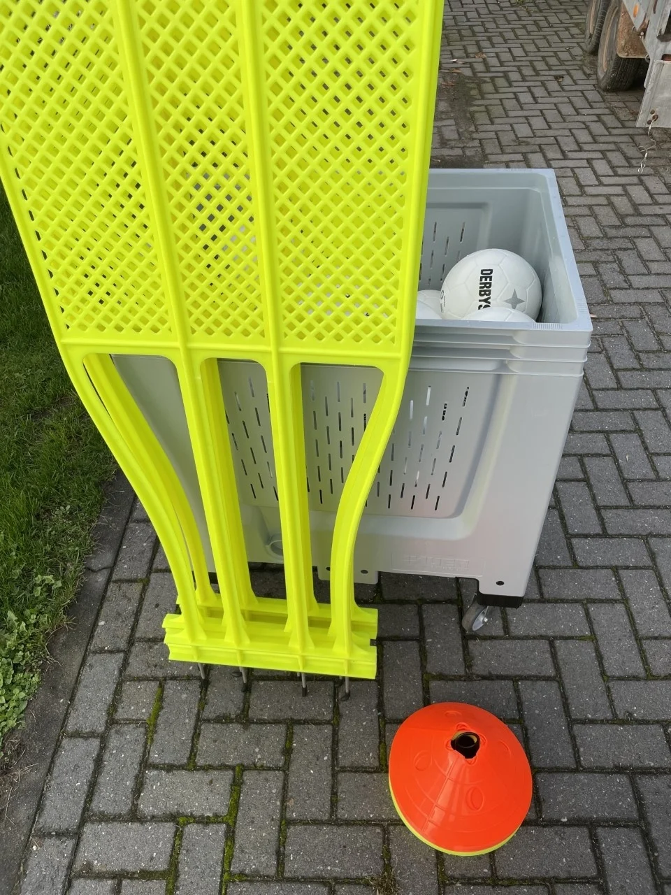 Materiaalwagen en ballenkar met zwenkwielen