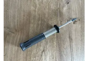 Pied suspendu avec pointe pour frapper les barres