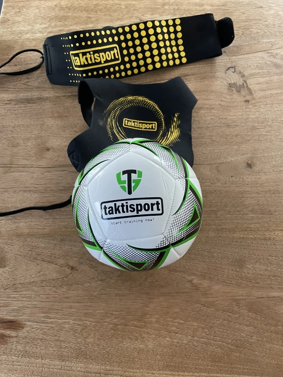 Voetbalvaardigheidstrainer met mini bal maat 2