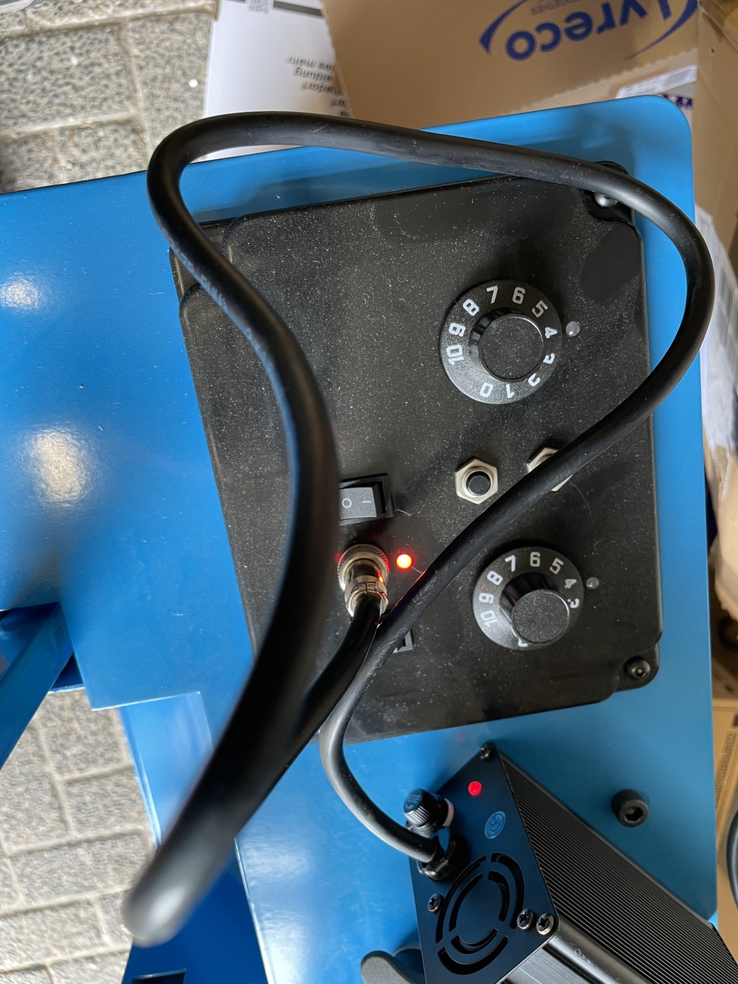 Lance-balles avec chargeur pour 9 balles