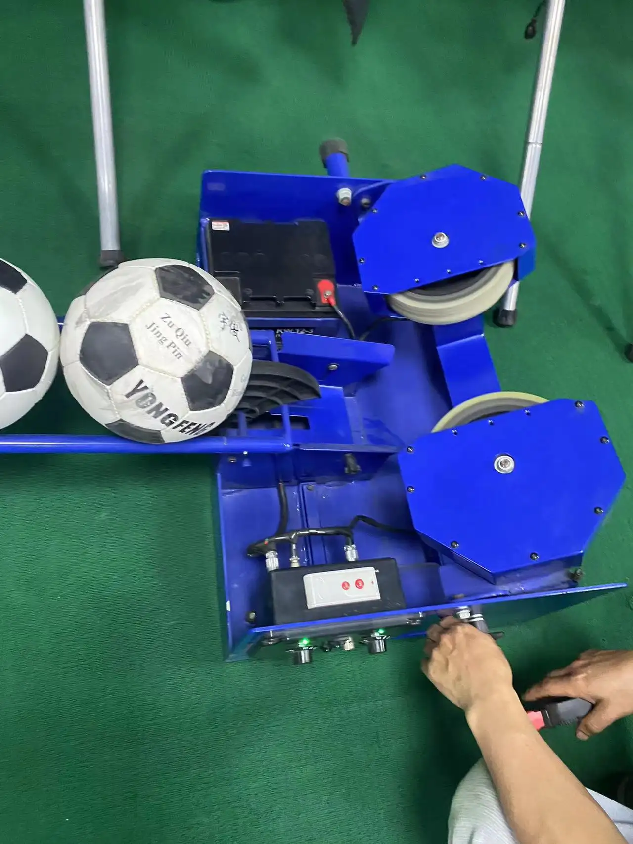 Lance-balles avec chargeur pour 9 balles