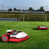 Robotmaaier voor automatisch maaien van 2 voetbalvelden