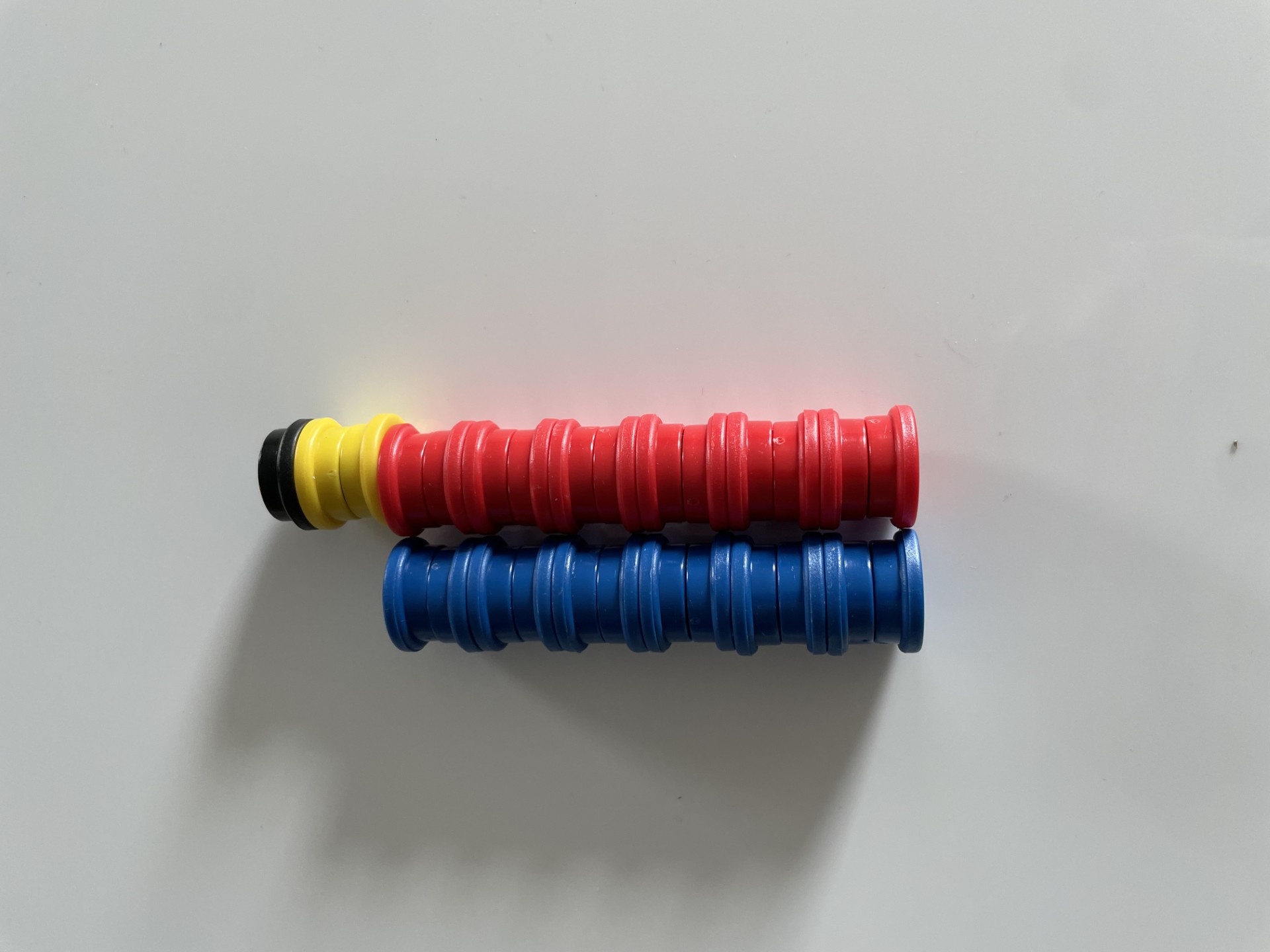 Magneetset 20mm 2 sets 12 stuks in rood en blauw