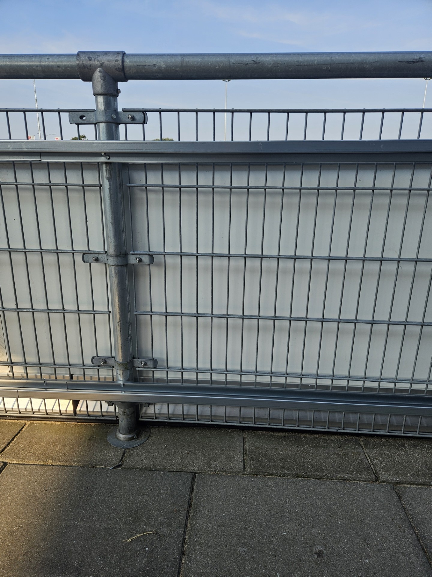 Profilé d'enseigne publicitaire en acier galvanisé (au mètre)