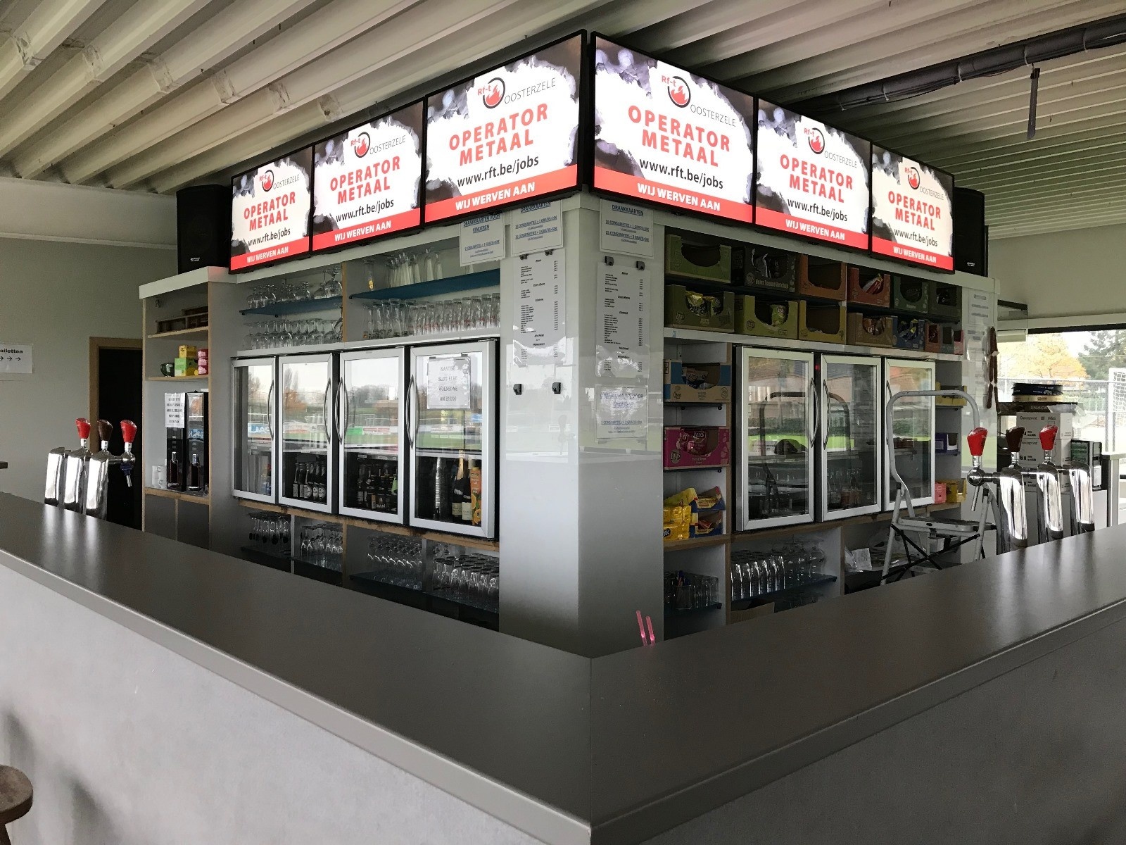 Digitale Reclame schermen voor uw kantine