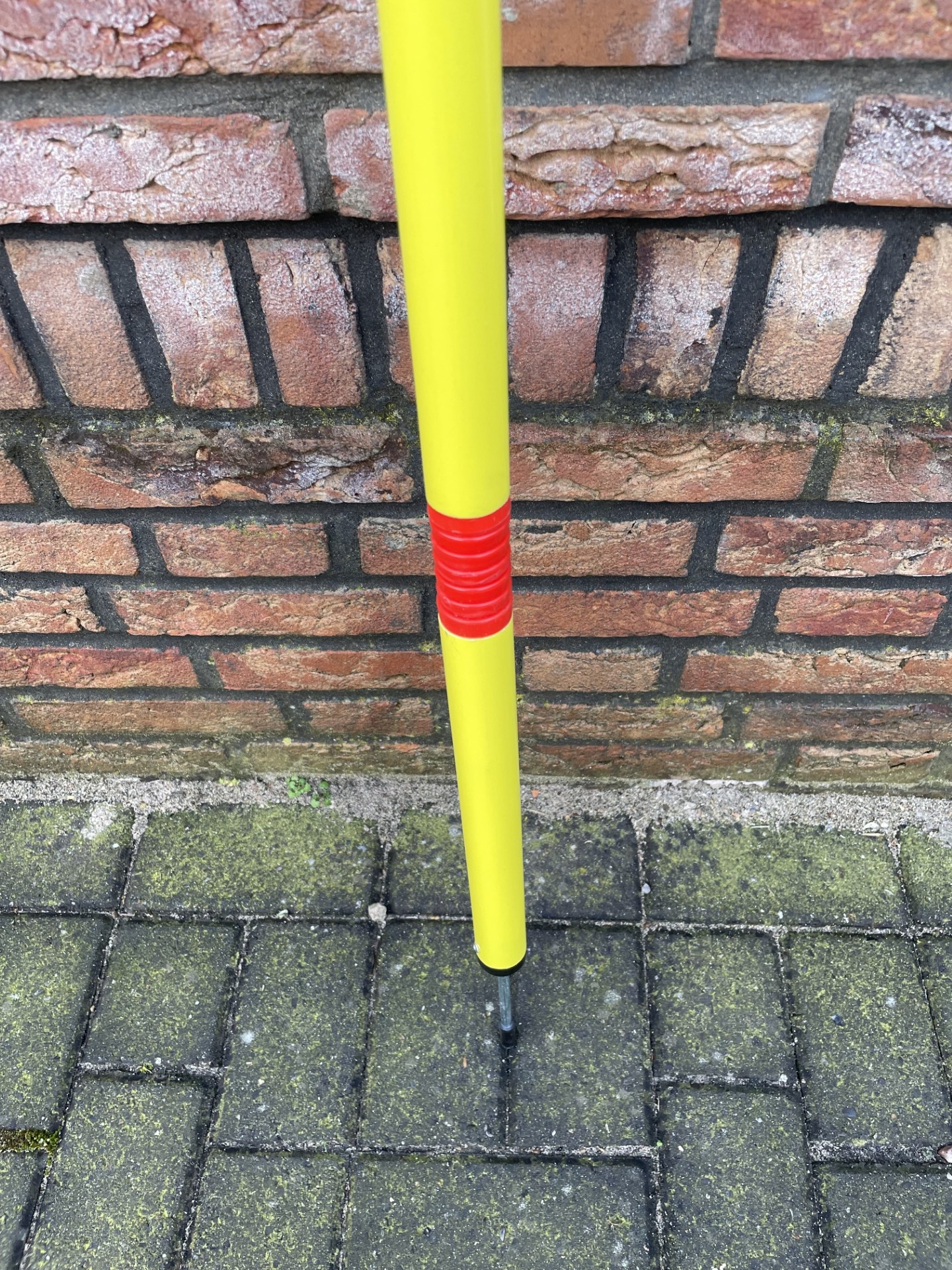 Hoekvlaggen set: 4x gele stok met rode cornervlag