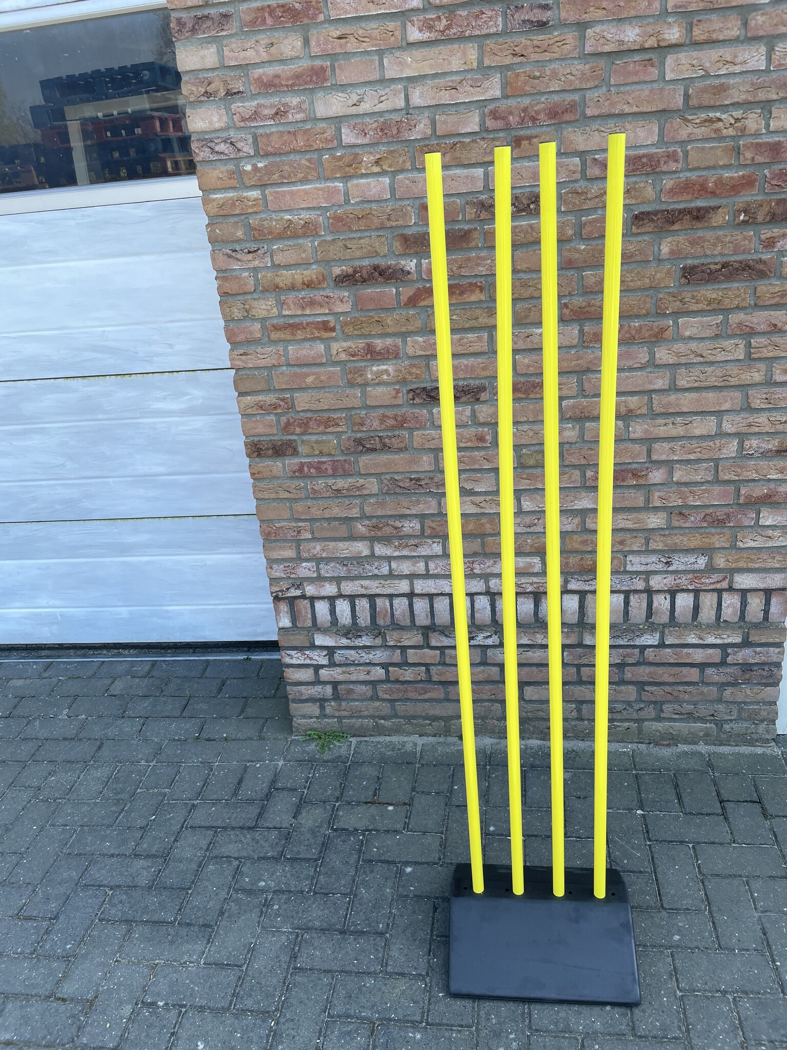 Base lestée avec 4 poteaux de 160 cm